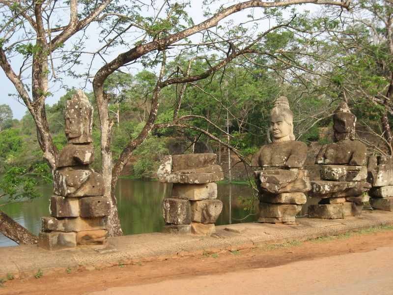 Temple d'Angkor Thom, portail sud.